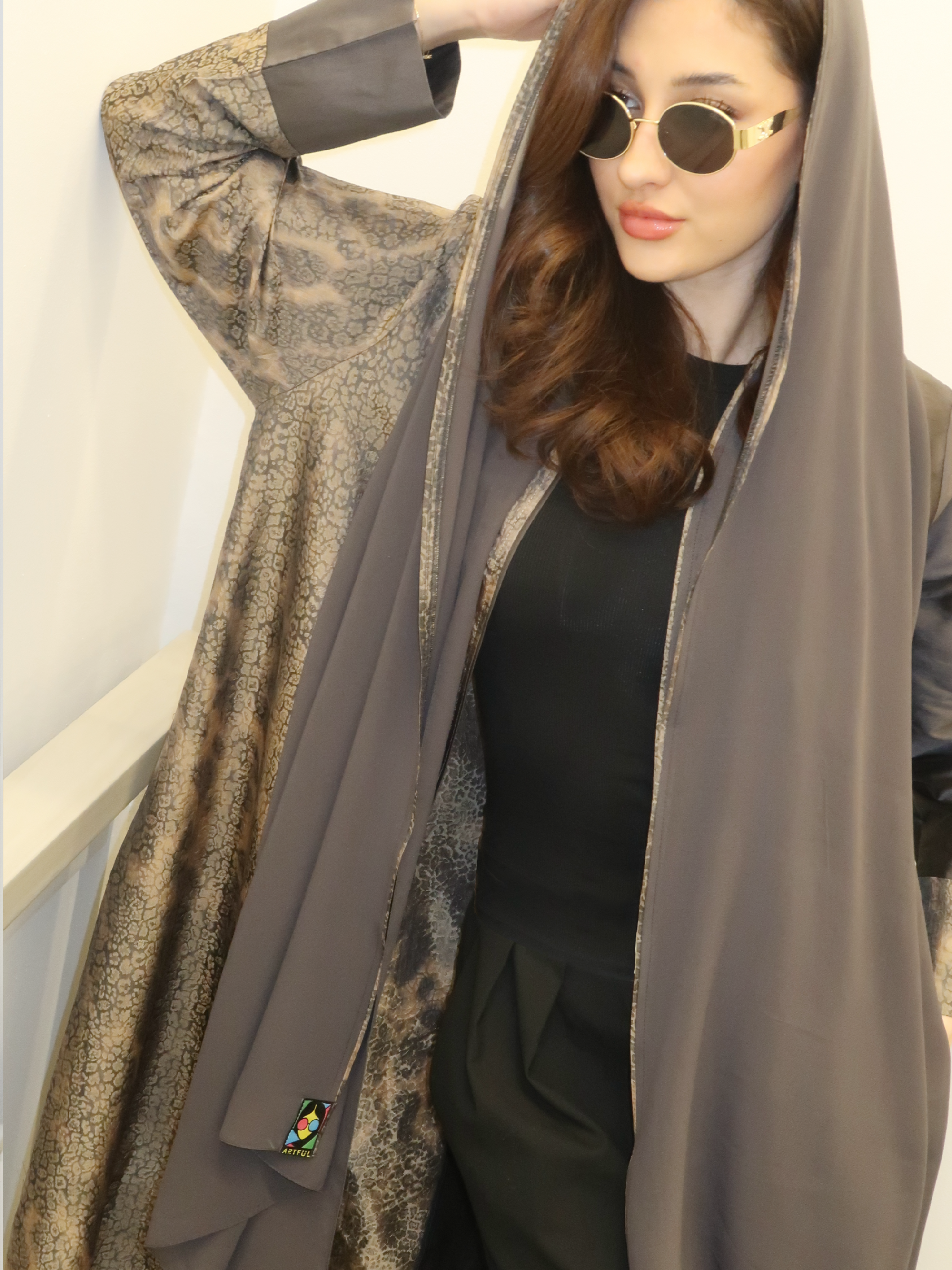 The Leo Abaya